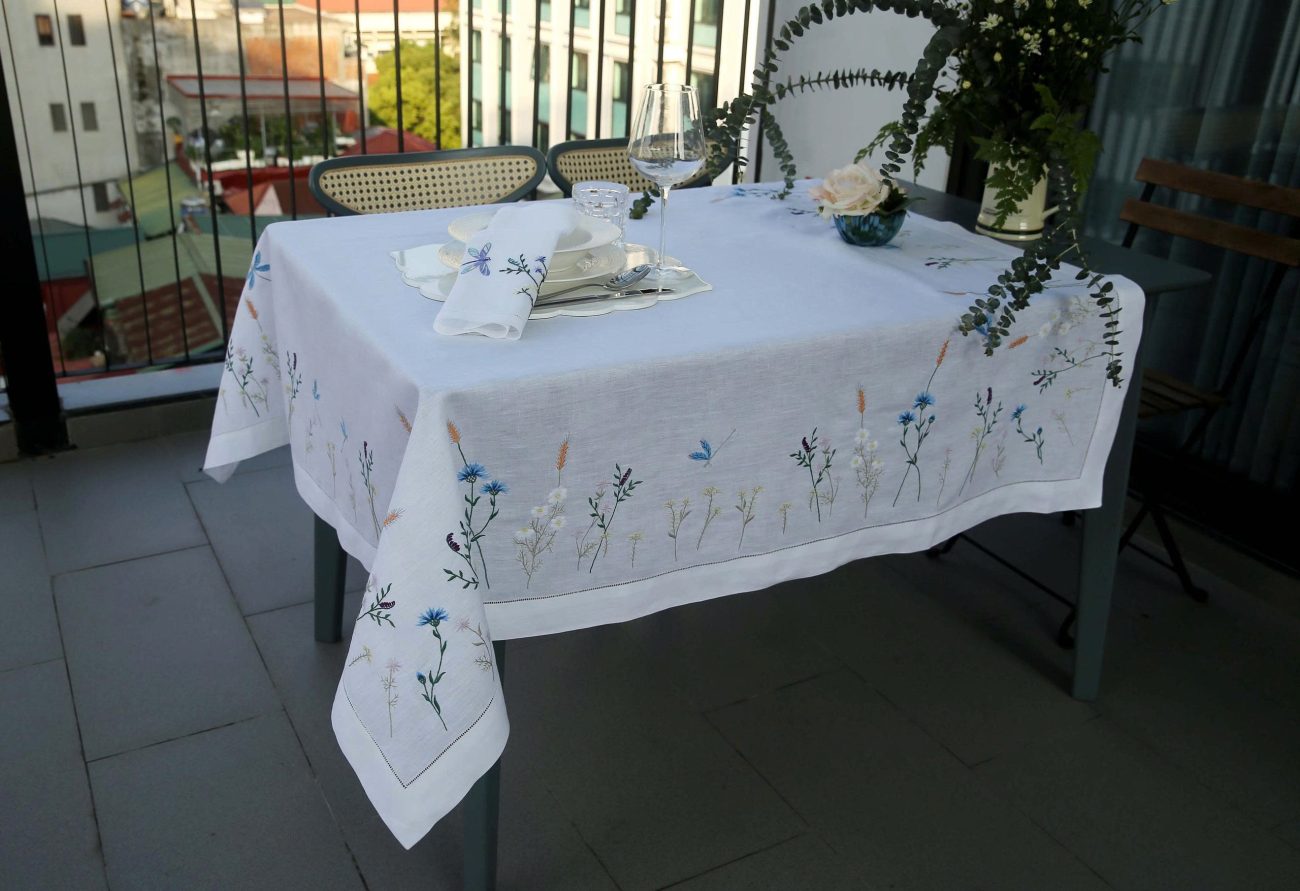 NAPKIN / COCKTAIL NAPKIN